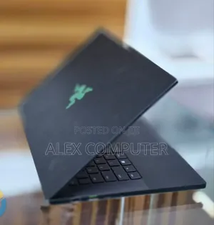 New Laptop Razer Blade 16GB Intel Core i7 SSD 512GB