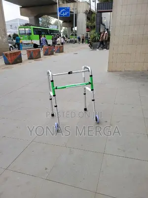 For Patients Child Walker患脅walker Comes With a Good Push Button