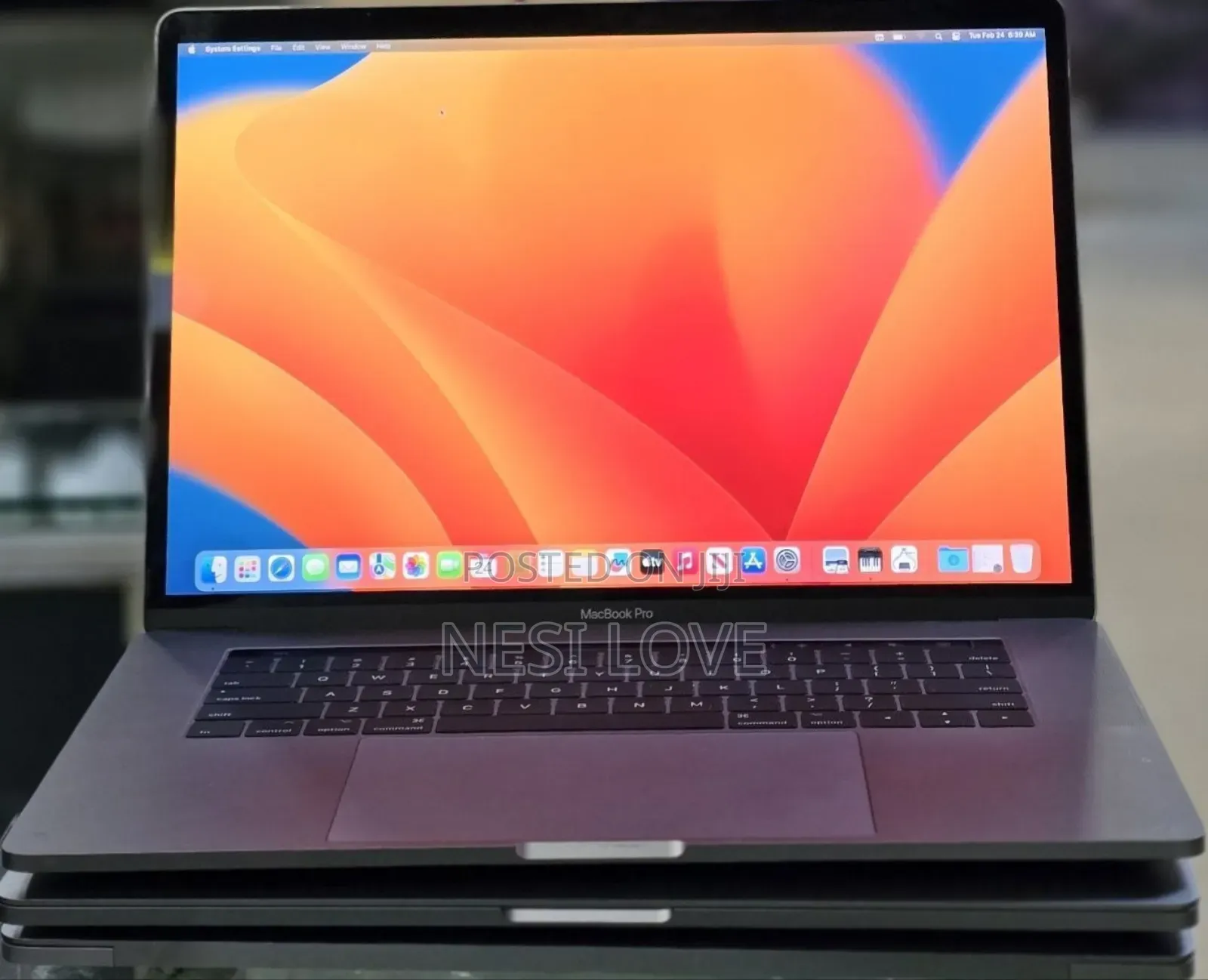 New Laptop Apple MacBook Pro 2017 16GB Intel Core i7 SSD 512GB