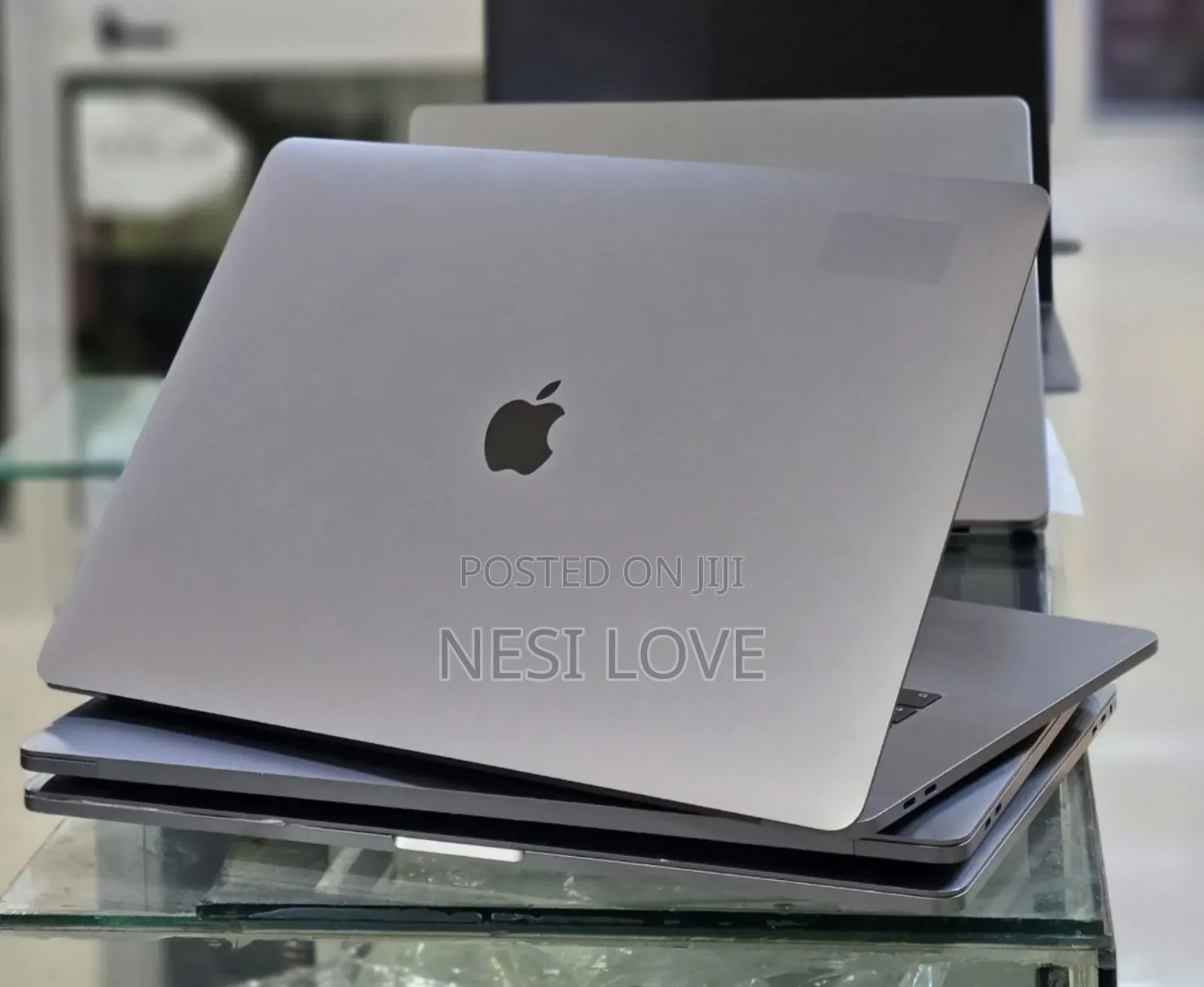 New Laptop Apple MacBook Pro 2017 16GB Intel Core i7 SSD 512GB