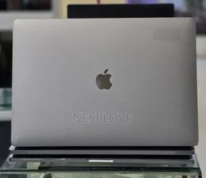 New Laptop Apple MacBook Pro 2017 16GB Intel Core i7 SSD 512GB