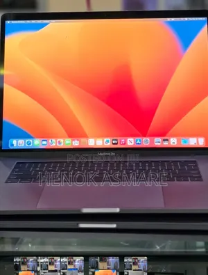 New Laptop Apple MacBook Pro 2017 16GB Intel Core i7 SSD 512GB