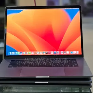 New Laptop Apple MacBook Pro 2017 16GB Intel Core i7 SSD 512GB