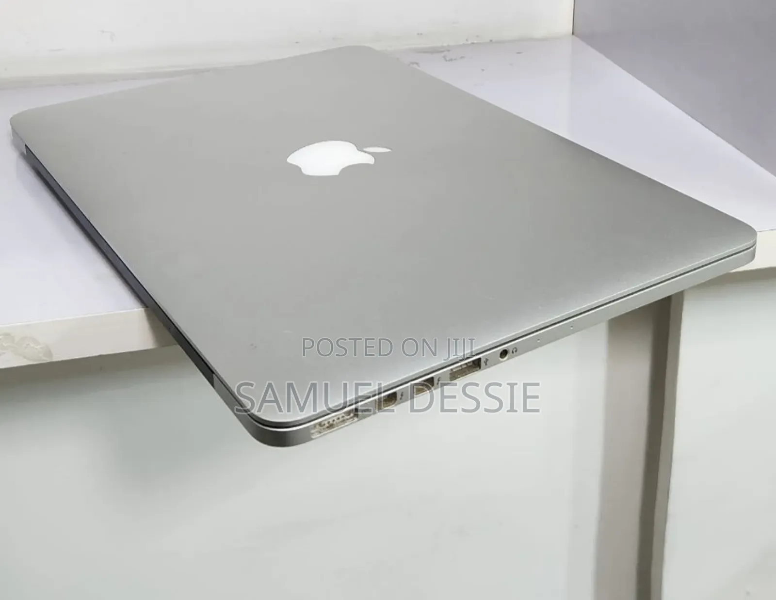 New Laptop Apple MacBook Pro 2015 8GB Intel Core i5 SSD 128GB