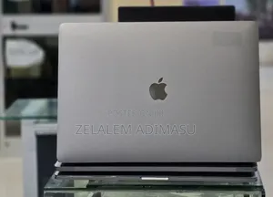 New Laptop Apple MacBook Pro 2017 16GB Intel Core i7 SSD 512GB