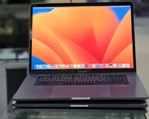 New Laptop Apple MacBook Pro 2017 16GB Intel Core i7 SSD 512GB