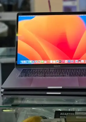 New Laptop Apple MacBook Pro 2017 16GB Intel Core i7 SSD 512GB