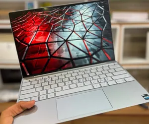 New Laptop Dell XPS 15 8GB Intel Core i5 SSD 256GB