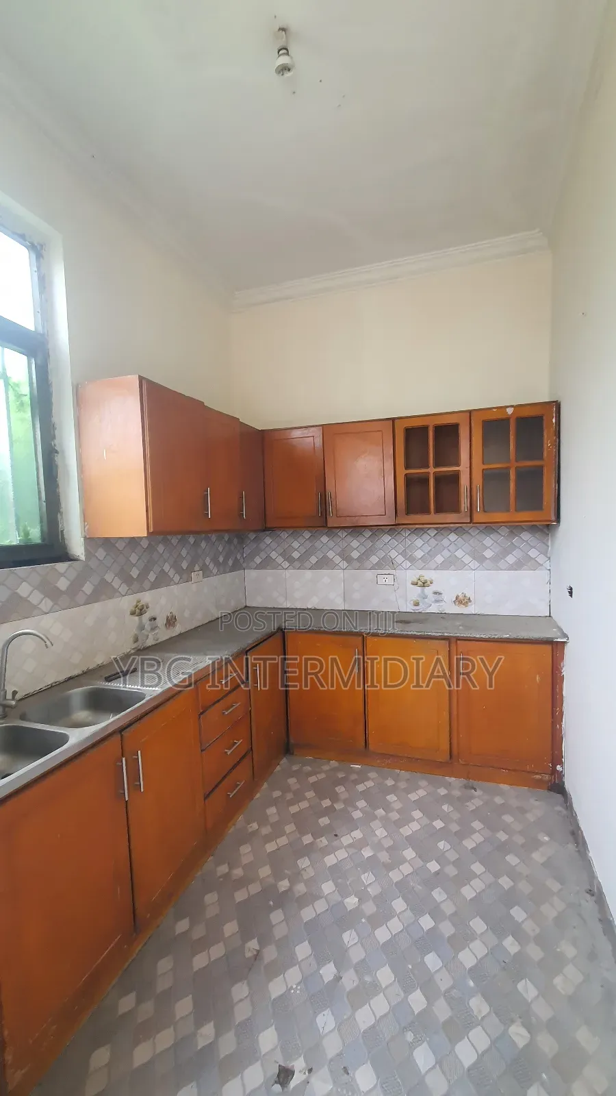 3bdrm House in Kibirdemena, Yeka for sale