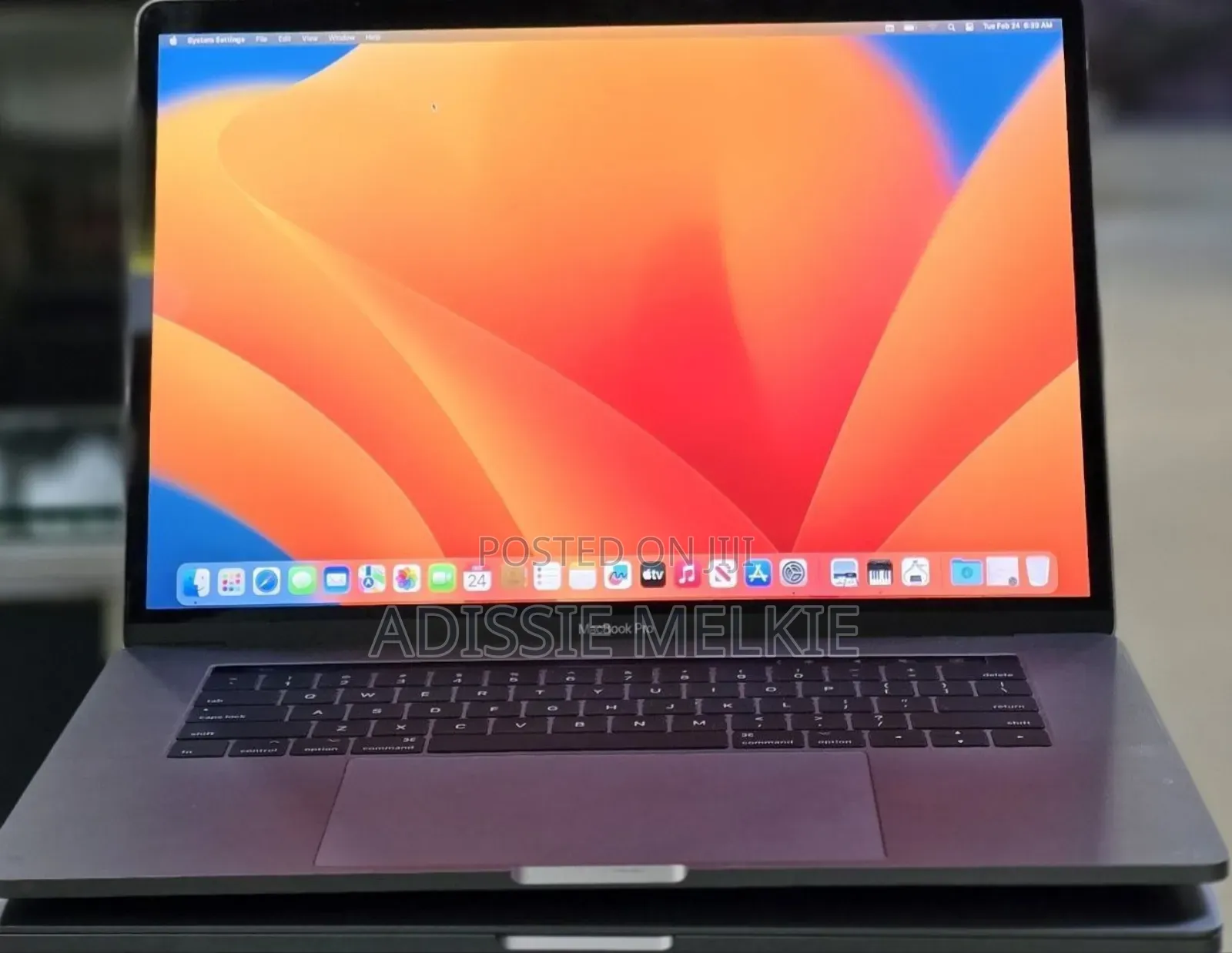 New Laptop Apple MacBook Pro 2017 16GB Intel Core i7 SSD 512GB