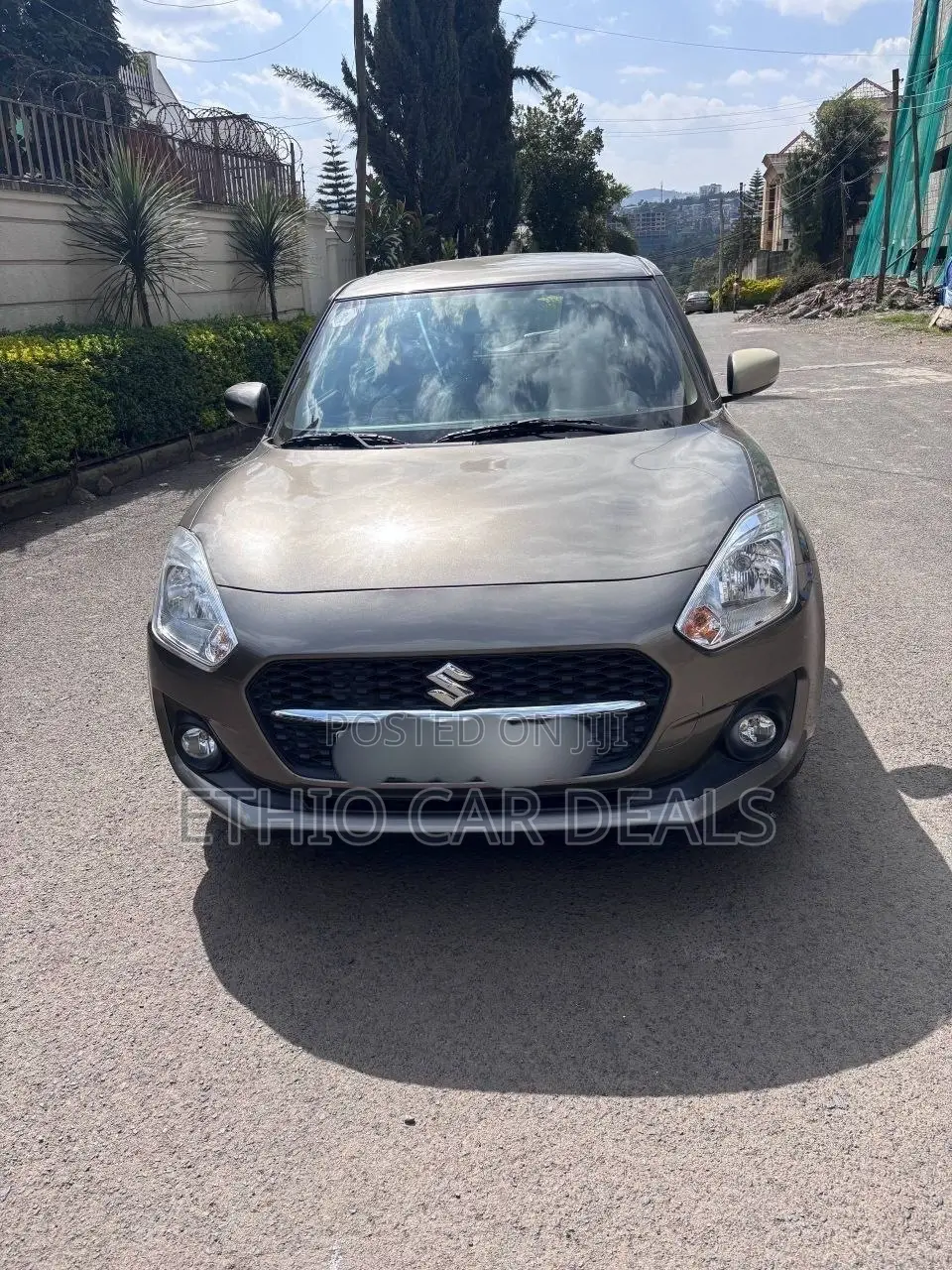 Suzuki Swift 2022 Brown