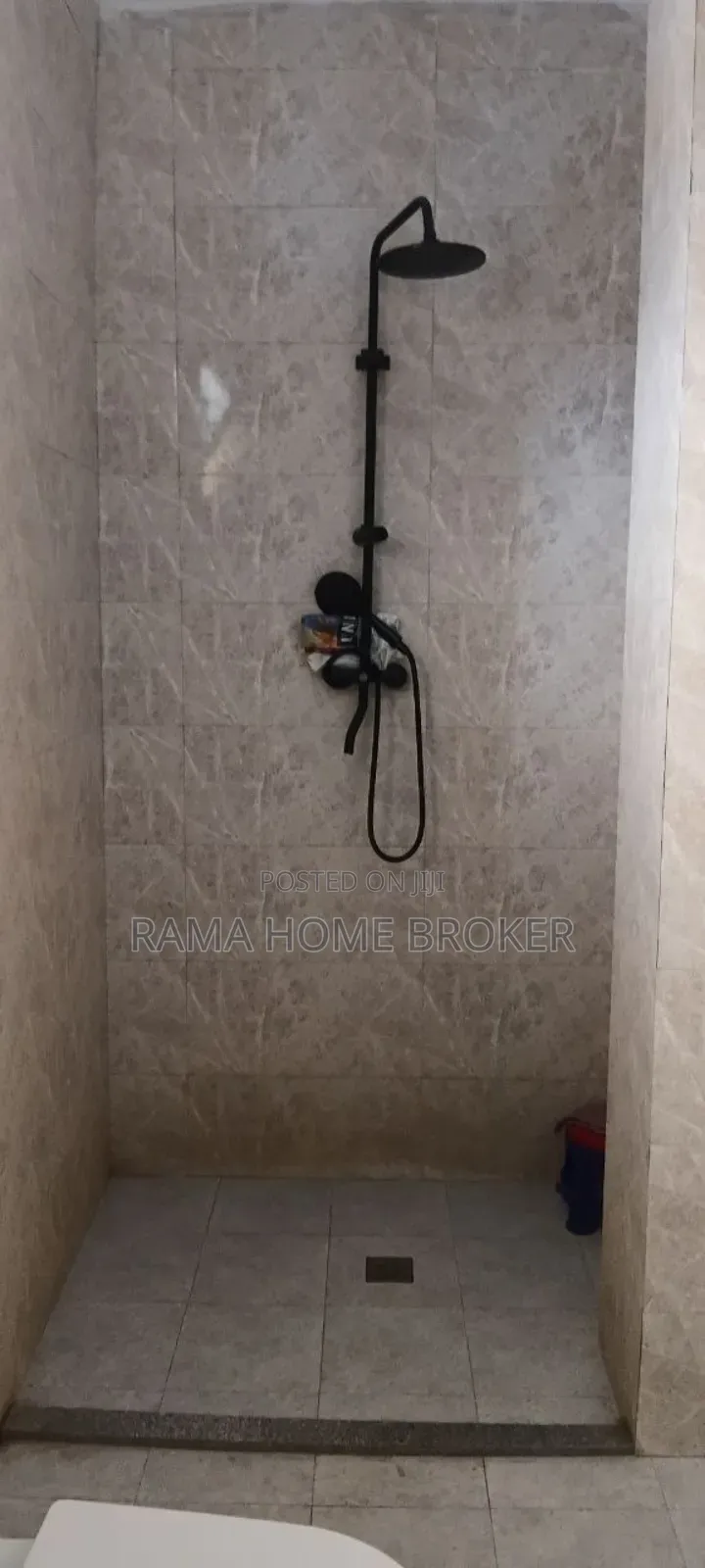 Furnished 4bdrm Apartment in አያት, Yeka for sale