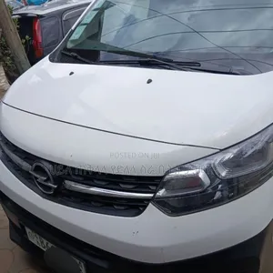 Toyota HiAce 2021 White