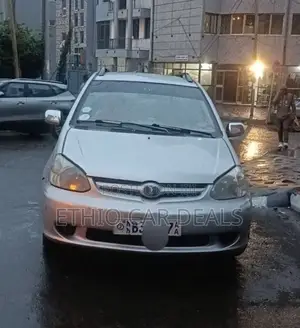Toyota Platz 2005 Silver