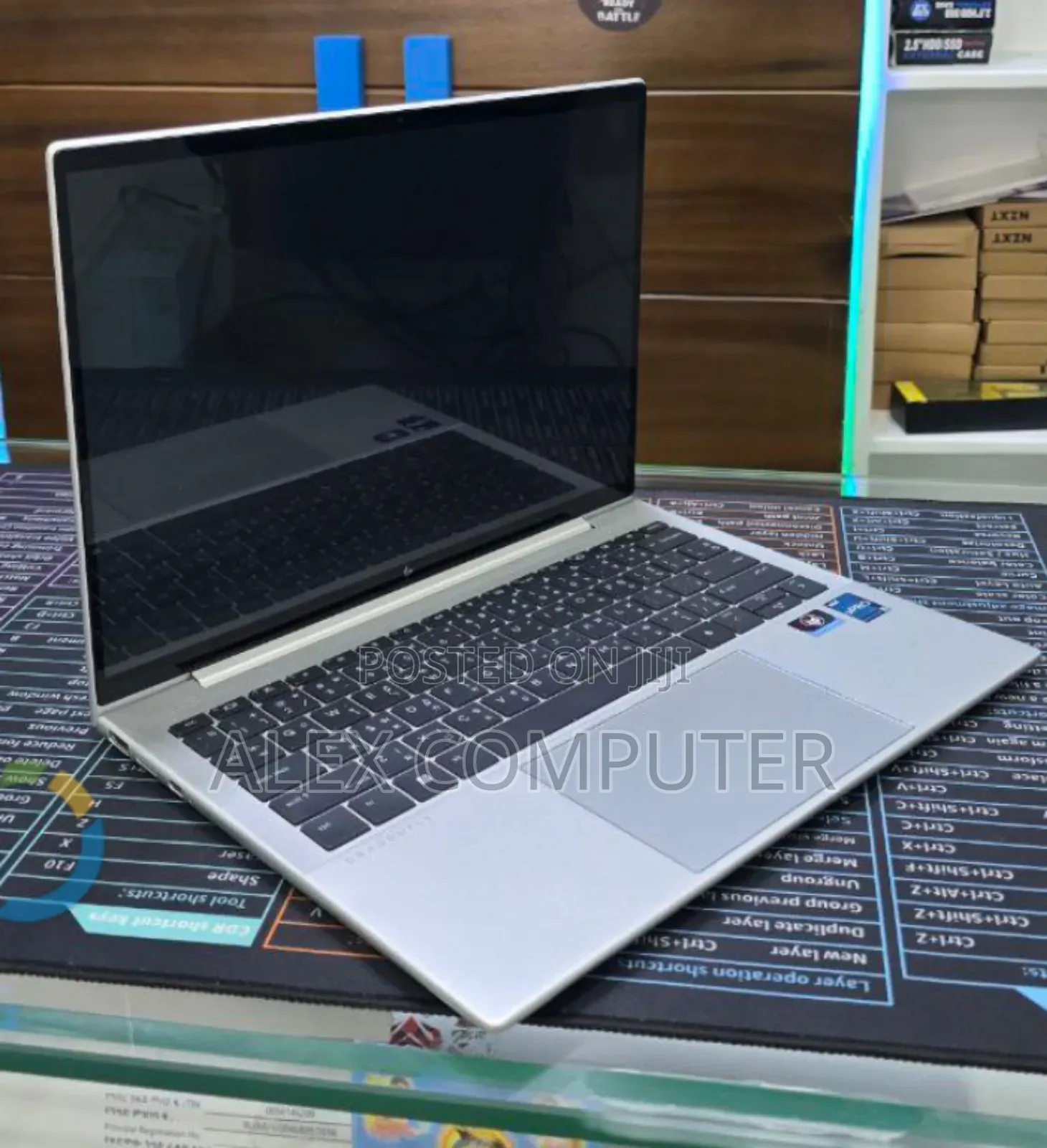 New Laptop HP Elite Dragonfly G4 16GB Intel Core i7 SSD 512GB