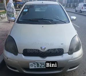 Toyota Vitz 2002 Gold