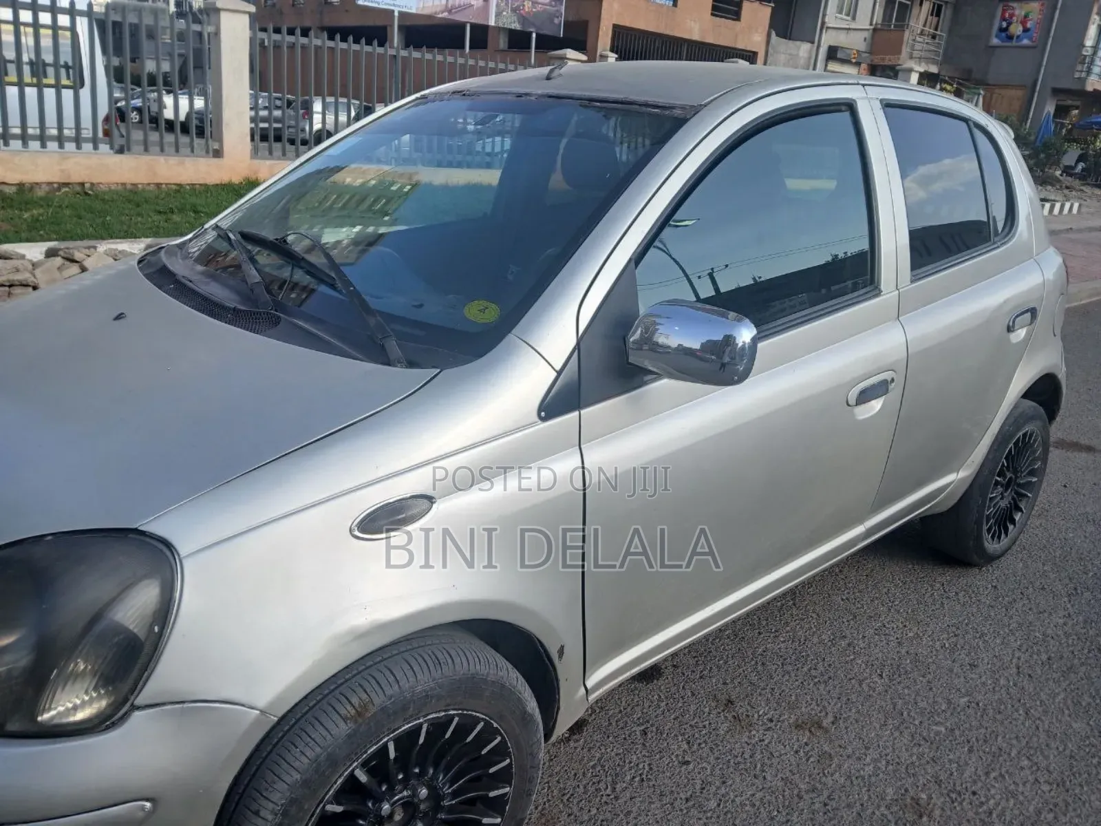 Toyota Vitz 2002 Gold