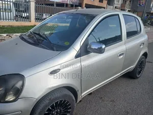Toyota Vitz 2002 Gold