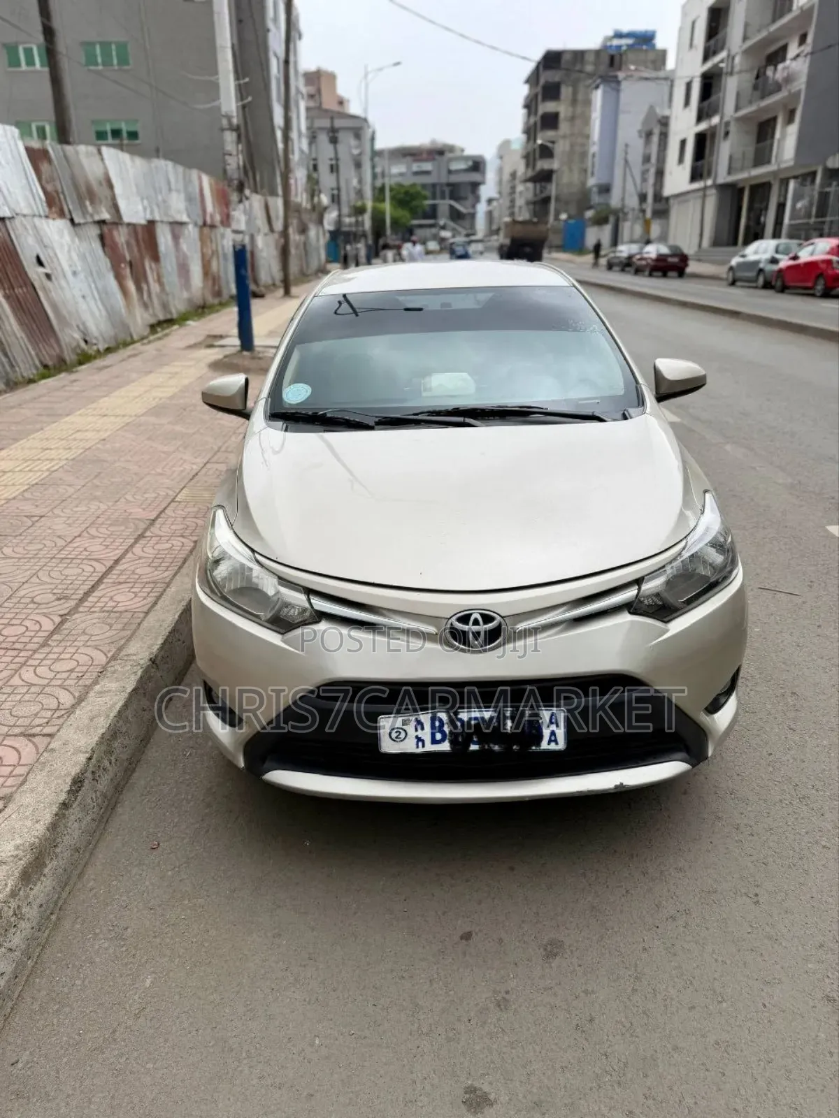 Toyota Yaris SE Hatchback 5dr 2016 Gold