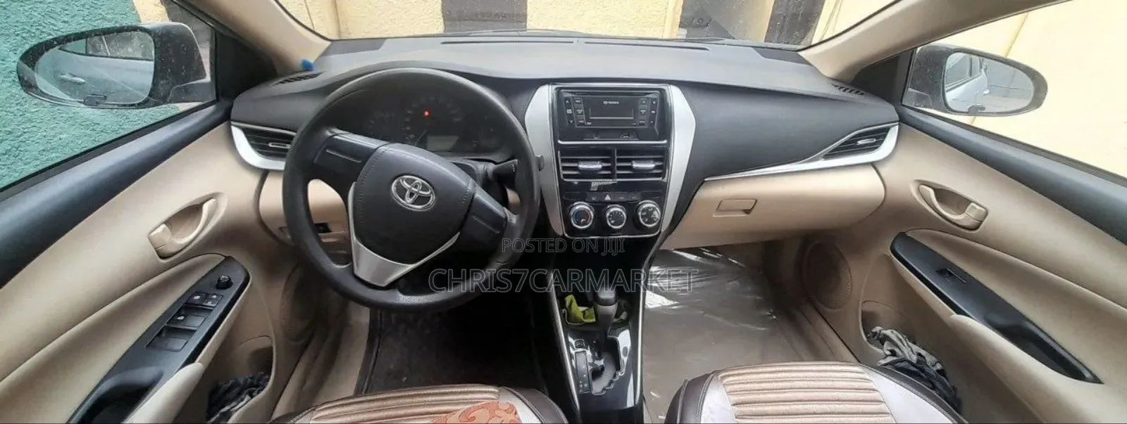 Toyota Yaris 2021 Silver