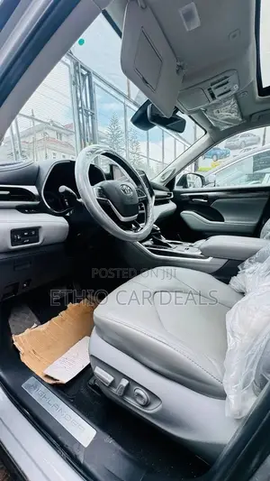 New Toyota Highlander Hybrid 2024 Silver