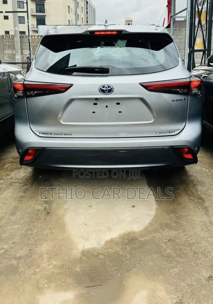 New Toyota Highlander Hybrid 2024 Silver
