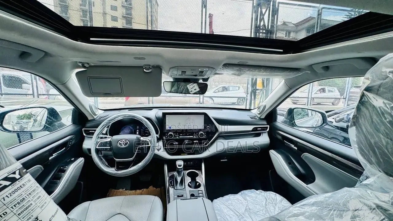 New Toyota Highlander Hybrid 2024 Silver