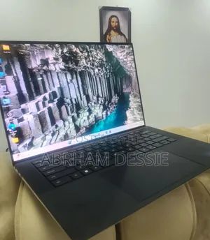 New Laptop Dell XPS 15 16GB Intel Core i7 SSD 512GB