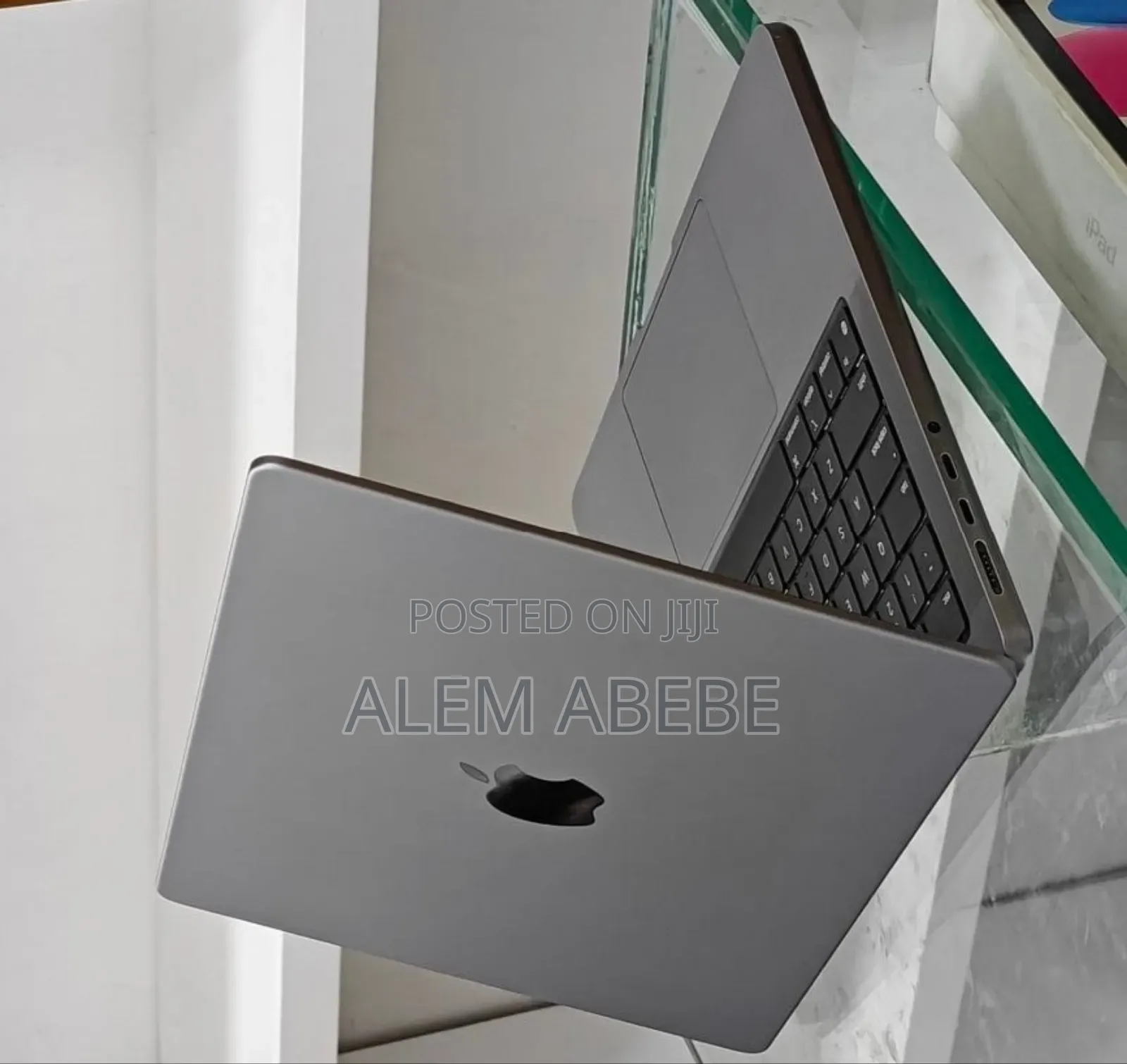 New Laptop Apple MacBook Pro 2023 M3 14-inch 8GB Apple M3 Pro SSD 512GB