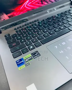 New Laptop Asus ROG Strix G17 32GB Intel Core i9 SSD 2T