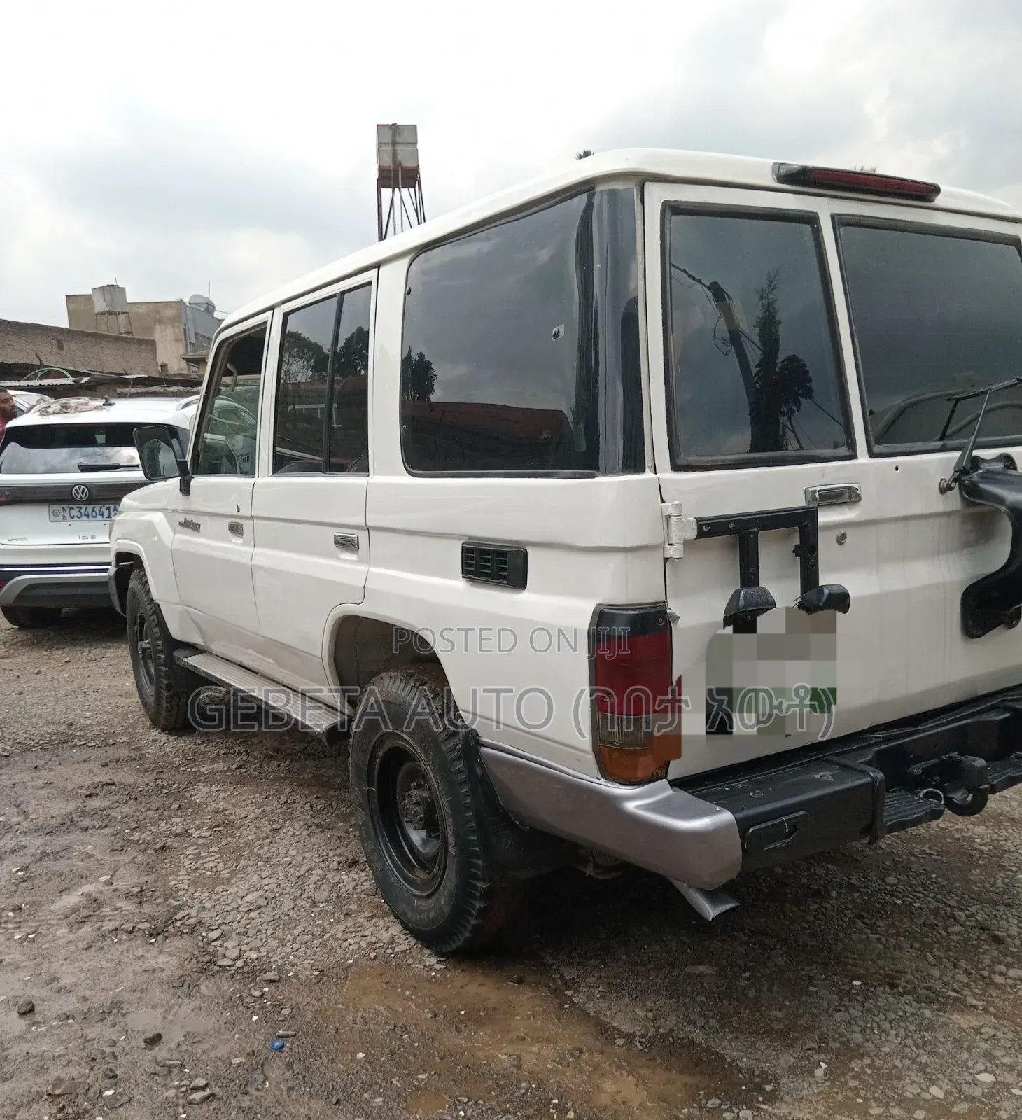 Toyota Land Cruiser 2010 White