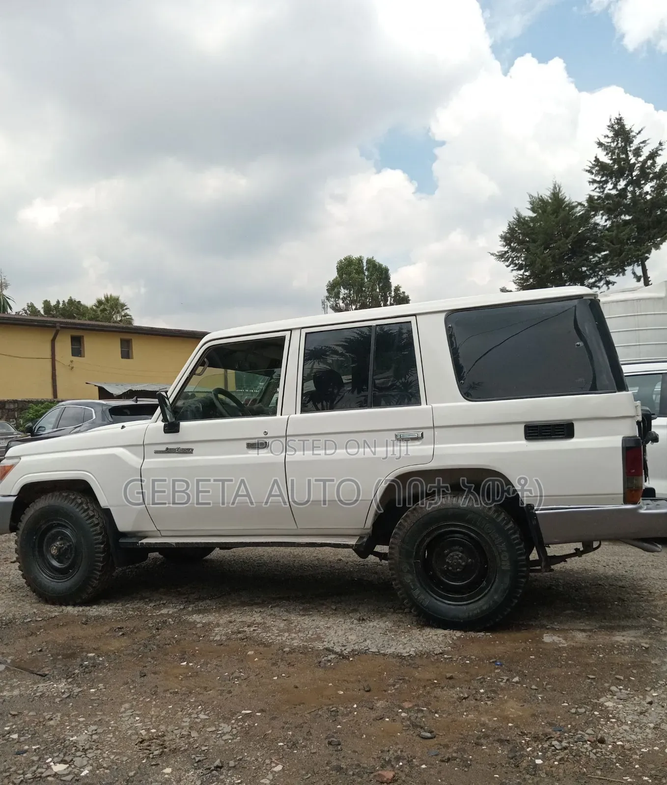 Toyota Land Cruiser 2010 White