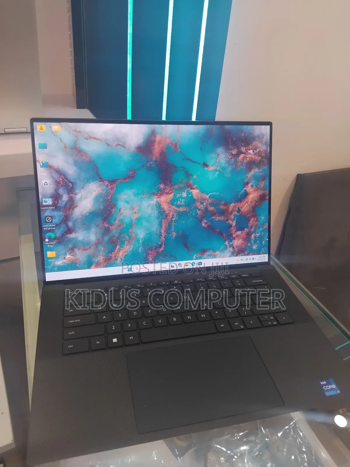 New Laptop Dell XPS 15 16GB Intel Core i7 SSD 512GB
