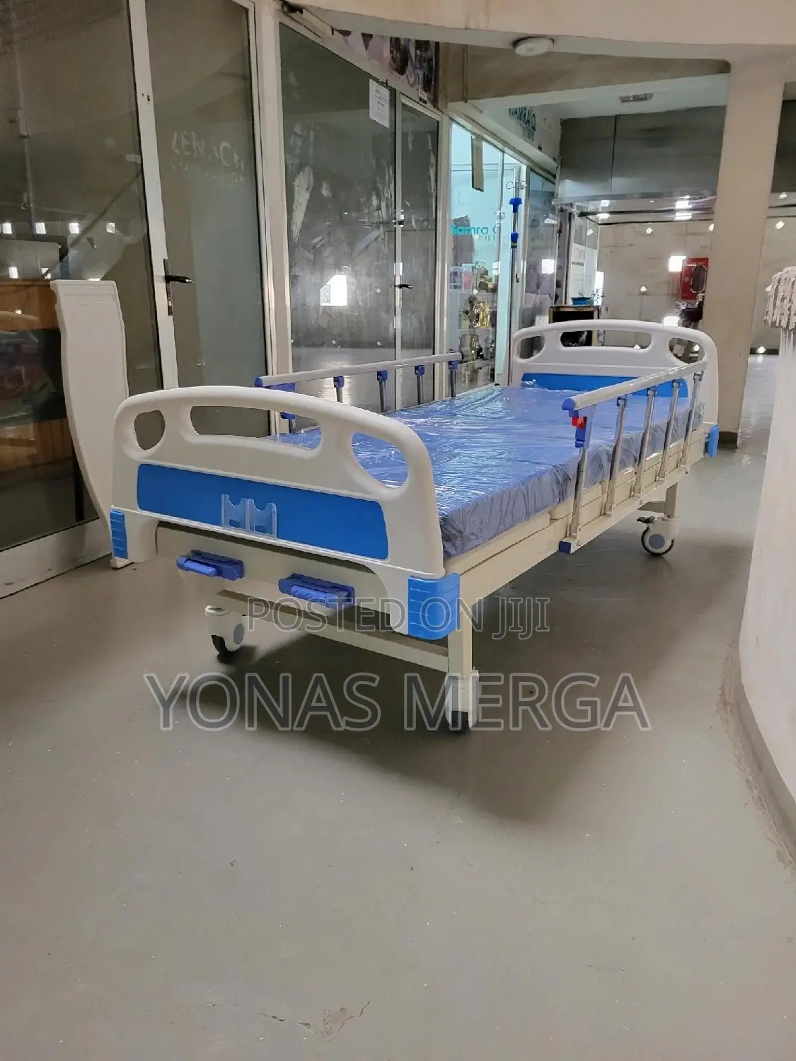Hospital Bed Mattress囫三beds That Use Hand Cranks to Raise Head,Foot