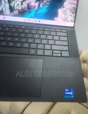 New Laptop Dell XPS 15 9510 16GB Intel Core i7 SSD 512GB