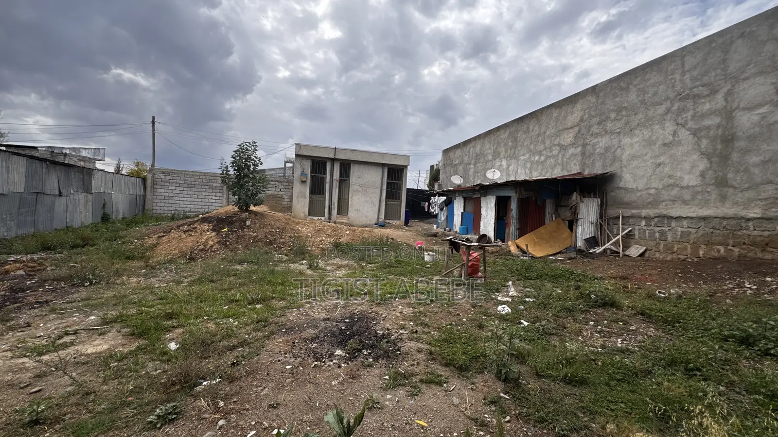 አስቸኳይ የሚሸጥ 450 ካ.ሜ ቦታ - ሰሚት 3ተኛ በር 450 Sq. M Land for Sale in Summit