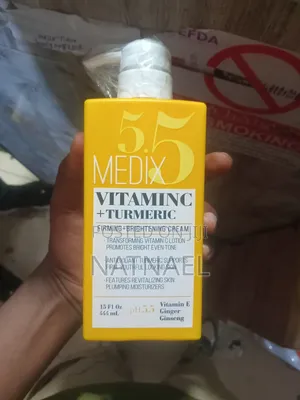 Medix 5.5 Vitamin C + Turmeric Firming Brightening Cream