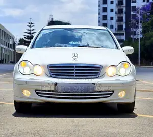 Mercedes-Benz C200 2008 White