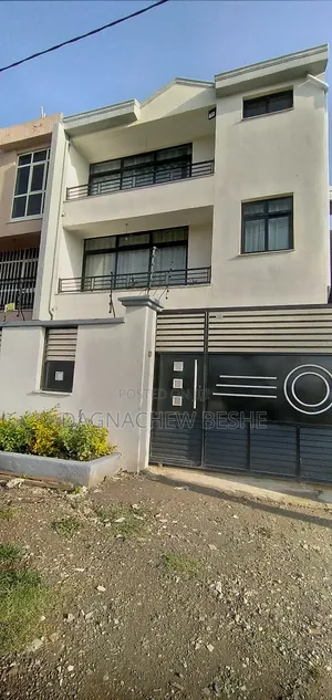5bdrm House in Akaky Kaliti for sale