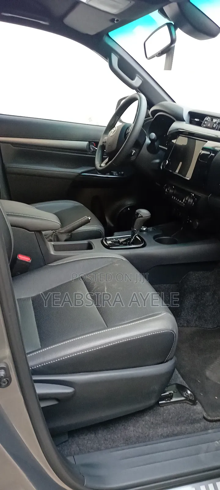 New Toyota Hilux 2025 Gold