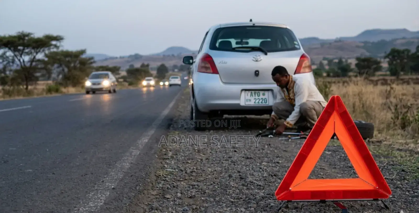 አንፀባራቂ Reflective Warning Triangle 挖人