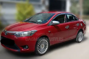 Toyota Yaris 2013 Red