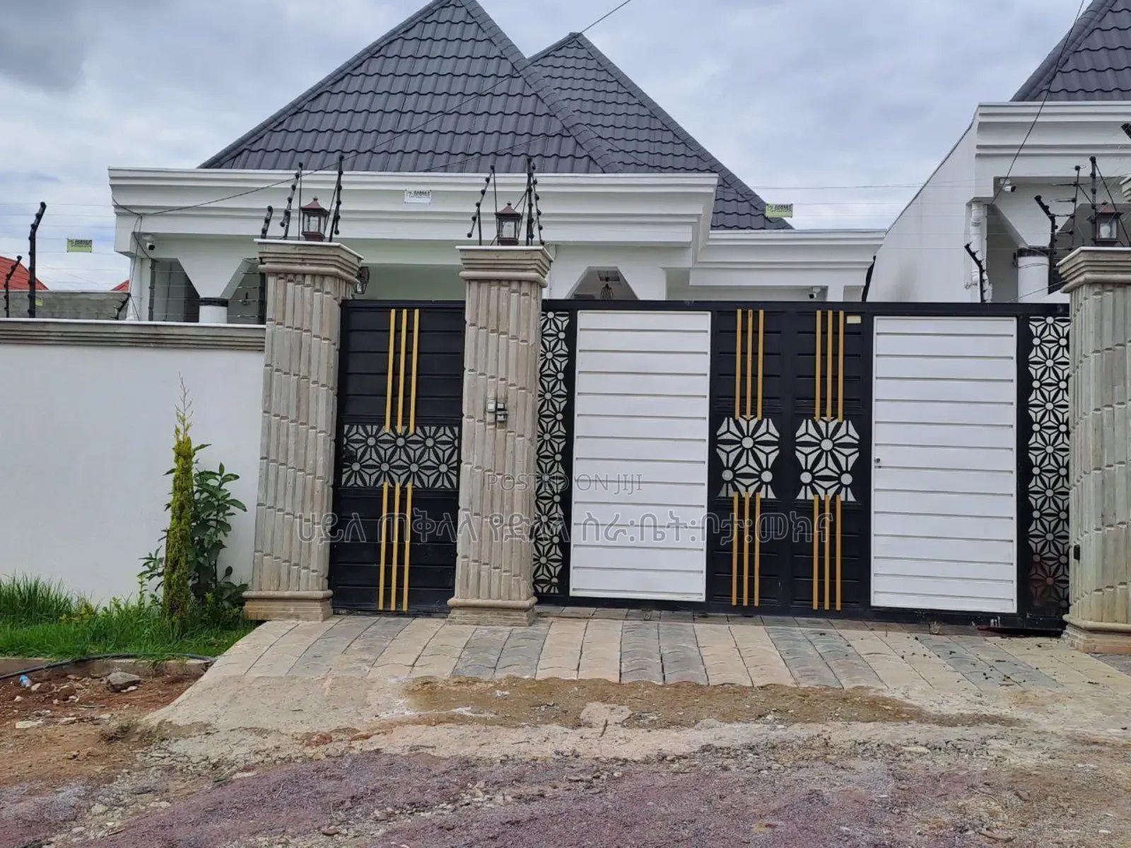 Furnished 5bdrm Villa in Summit Area, Yeka for sale