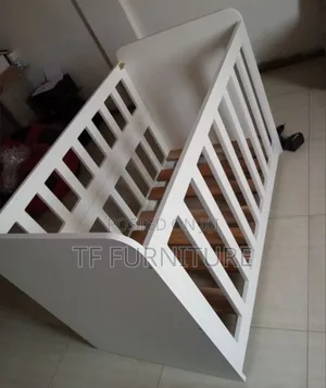 Kids Bed. (Crib)