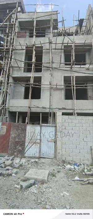 6bdrm House in Akaky Kaliti for sale