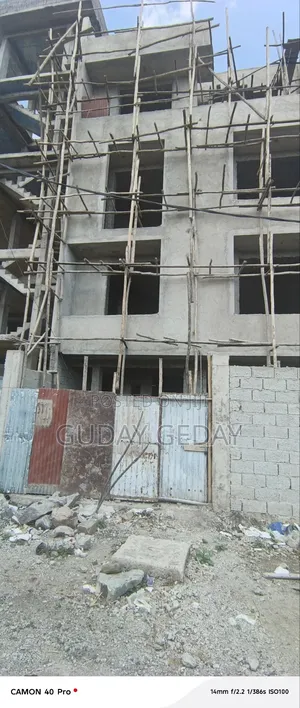 6bdrm House in Akaky Kaliti for sale