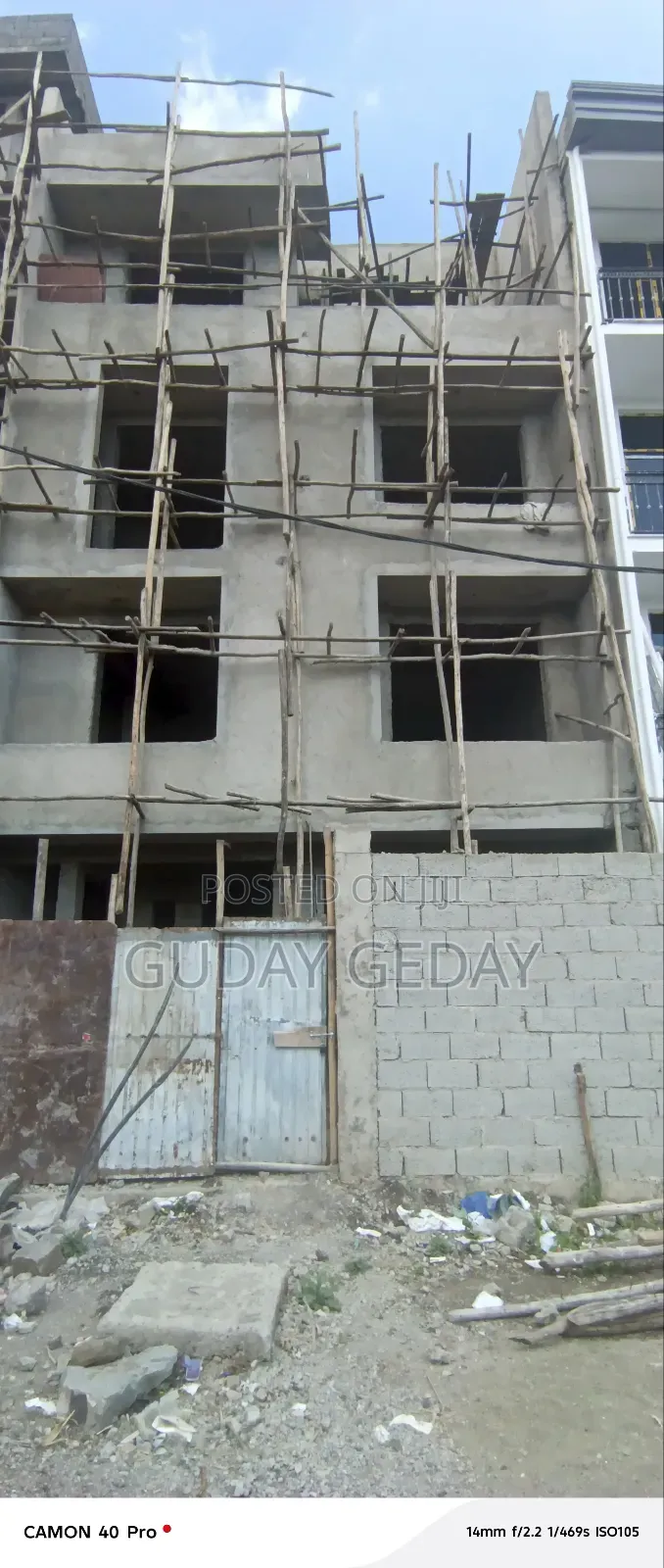 6bdrm House in Akaky Kaliti for sale