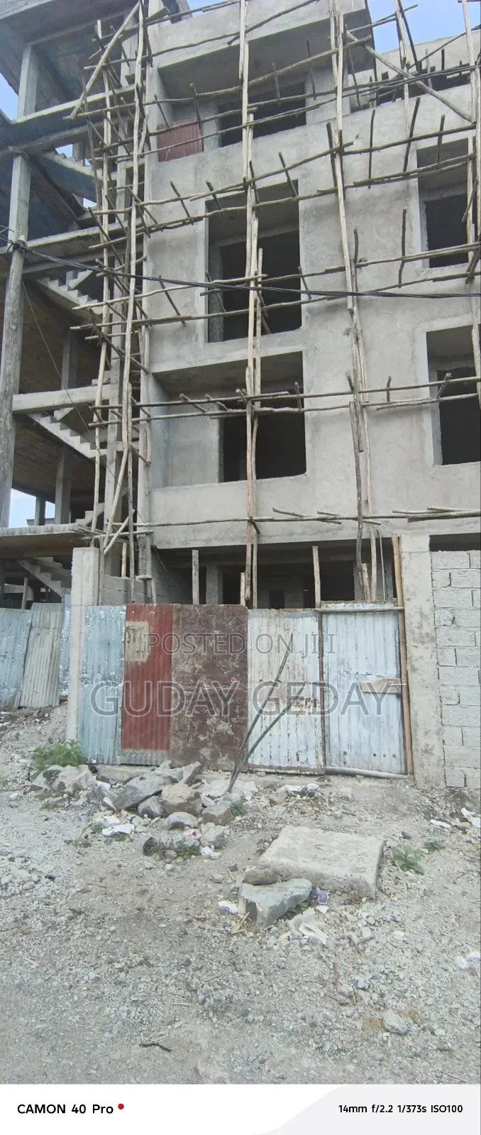 6bdrm House in Akaky Kaliti for sale