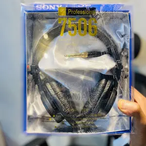 Sony MDR-7506 Professional Studio Monitor Headphones.