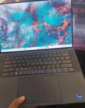 New Laptop Dell XPS 15 16GB Intel Core i7 SSD 512GB